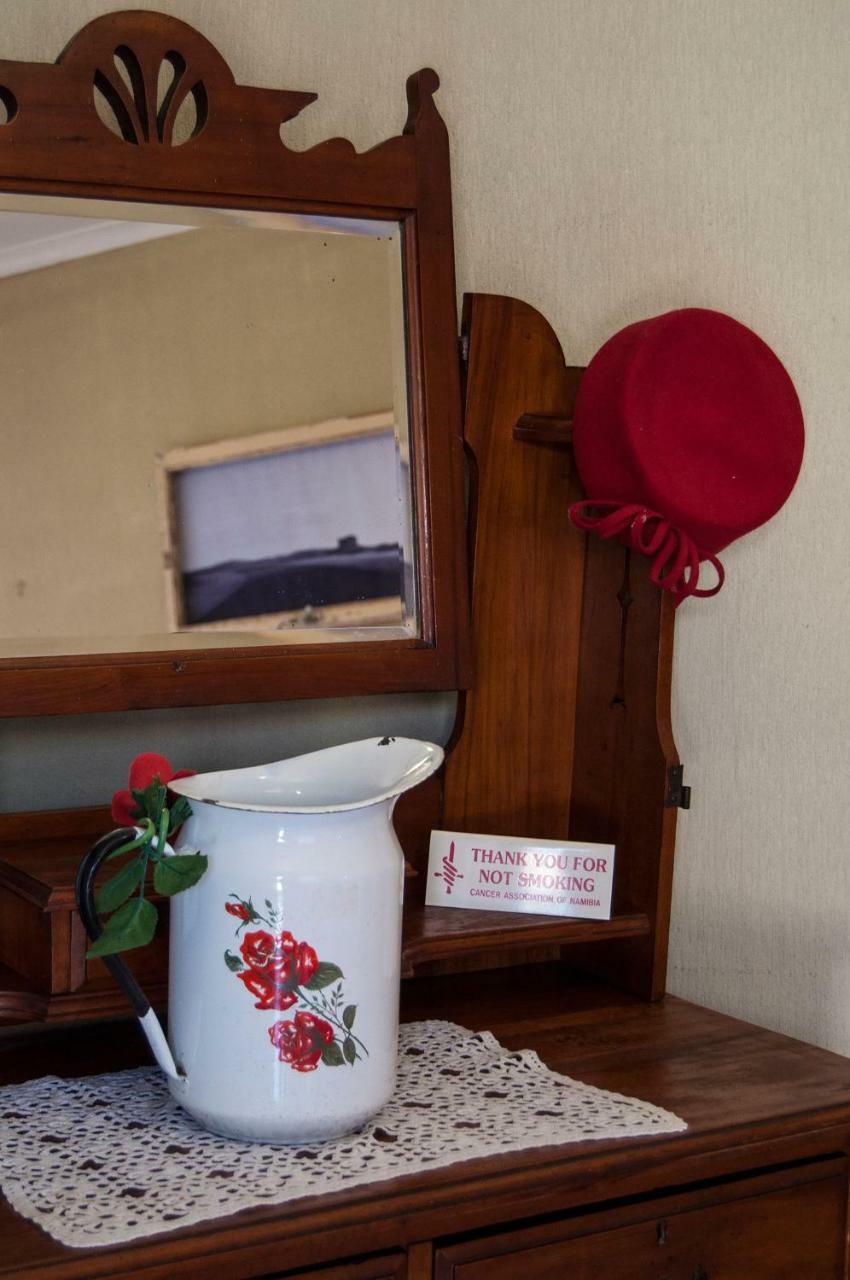 Obelix Guesthouse Lüderitz Buitenkant foto