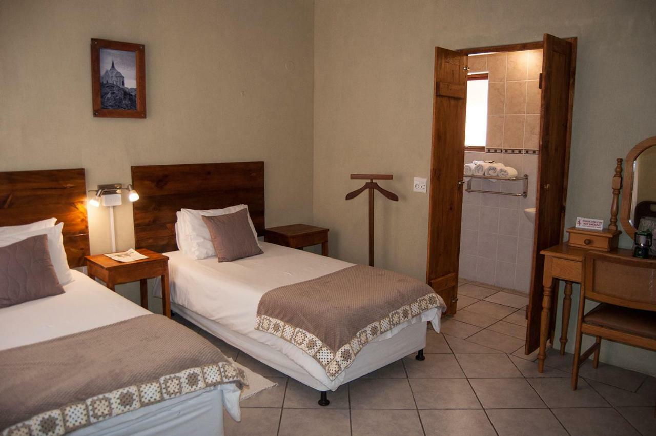 Obelix Guesthouse Lüderitz Buitenkant foto